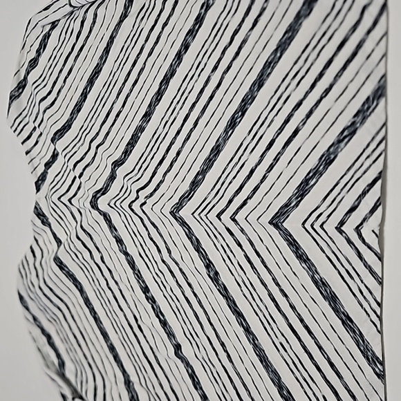 Puella Size XS Women's  Pull Over Top Mid Sleeve Stretch Crop #W-589 - Picture 9 of 9